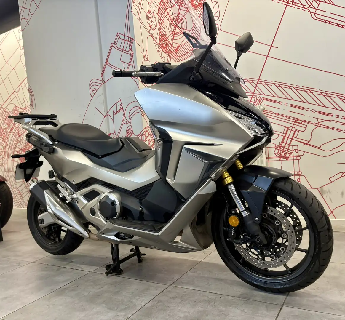 Honda Forza 750 Gris - 1