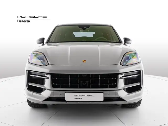 Porsche Cayenne view 4