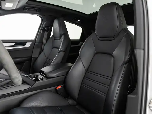 Porsche Cayenne view 8