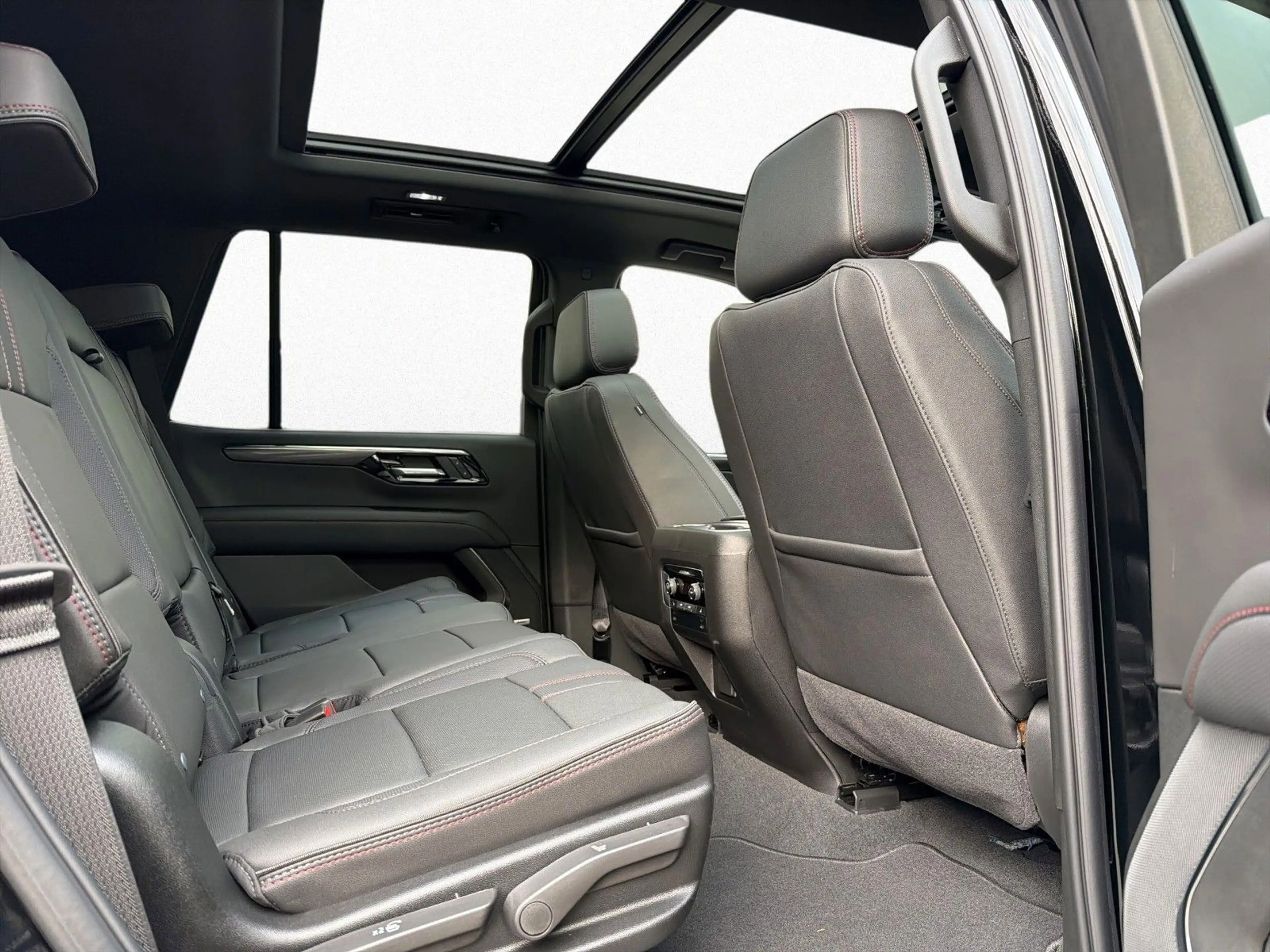 Chevrolet Tahoe RST 4WD MY2026 6,2 L V8 Blackpackage — photo 13