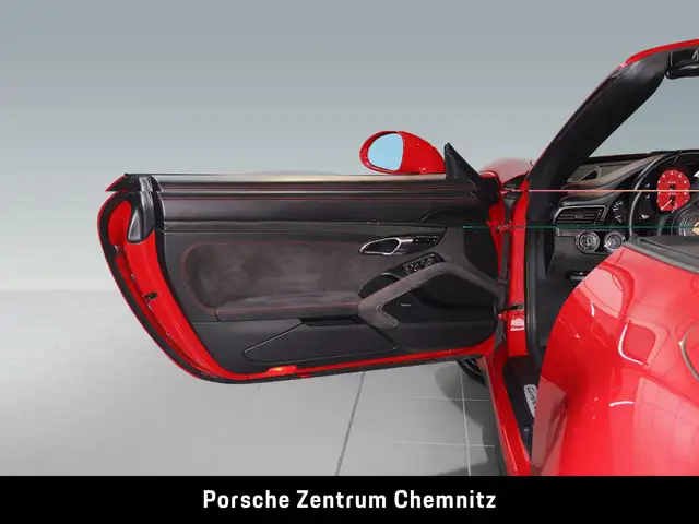 Porsche 911 view 11