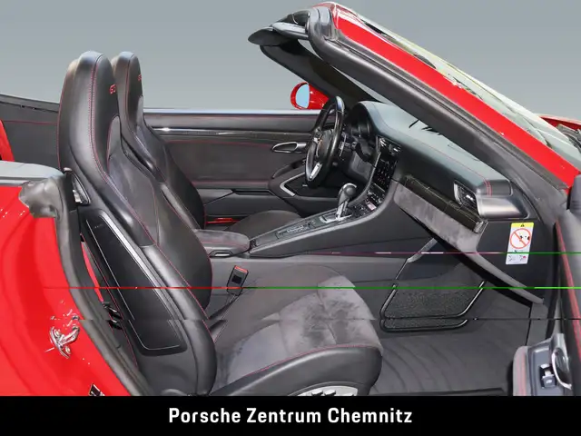 Porsche 911 view 14