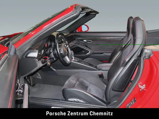 Porsche 911 view 13