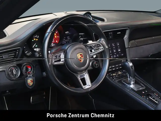 Porsche 911 view 12