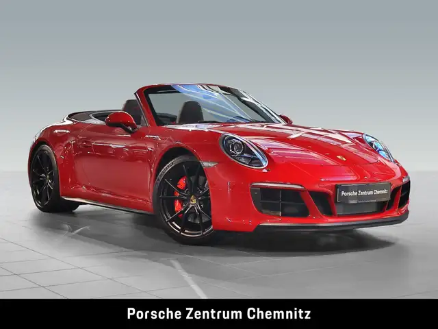 Porsche 911 view 10