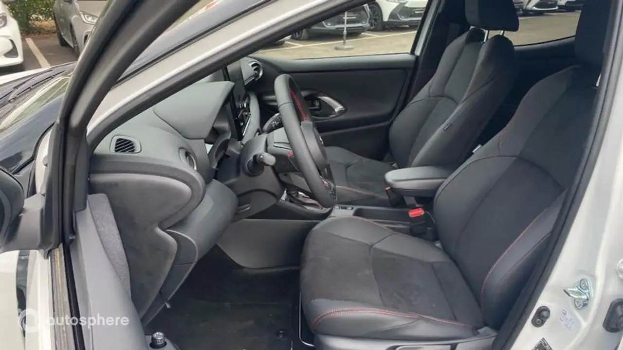 Toyota Yaris Yaris — photo 12