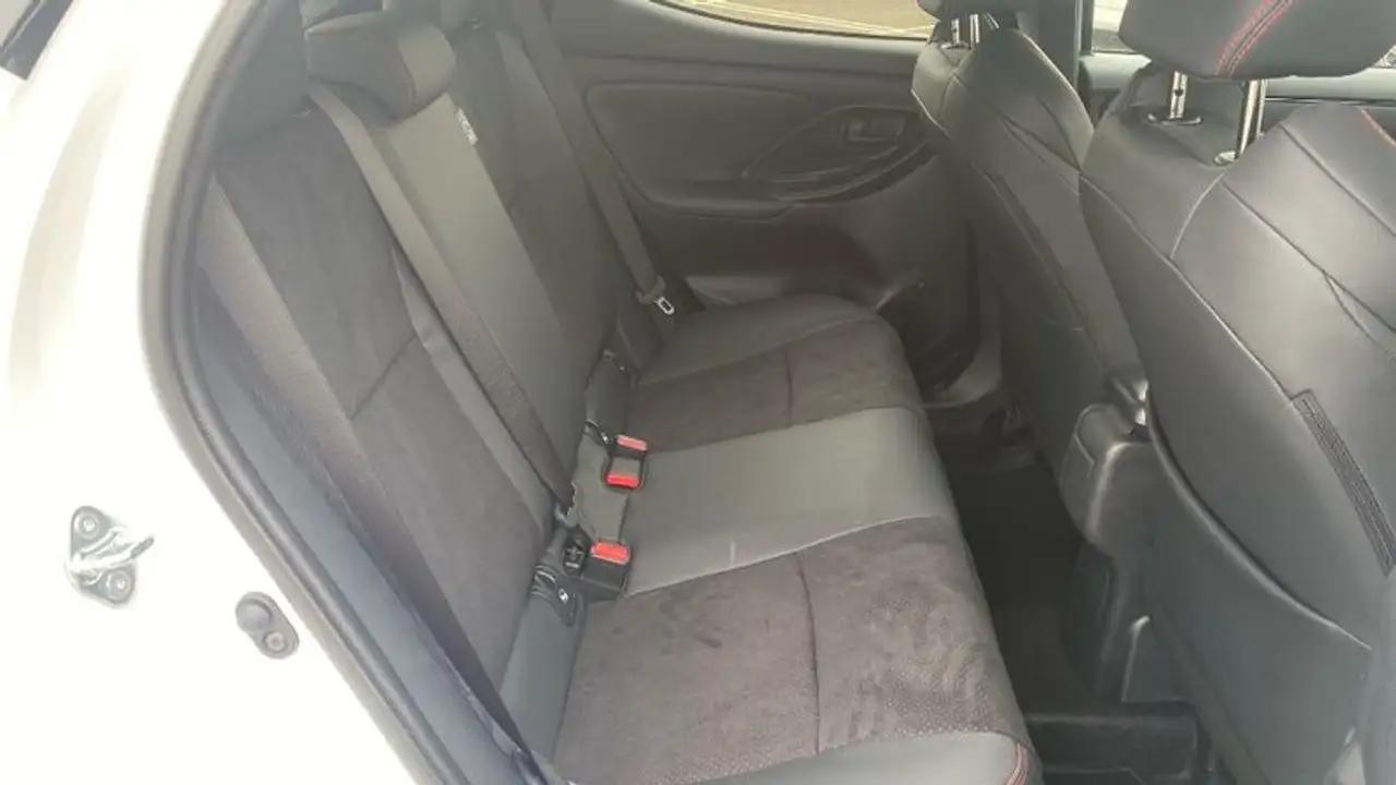 Toyota Yaris Yaris — photo 13