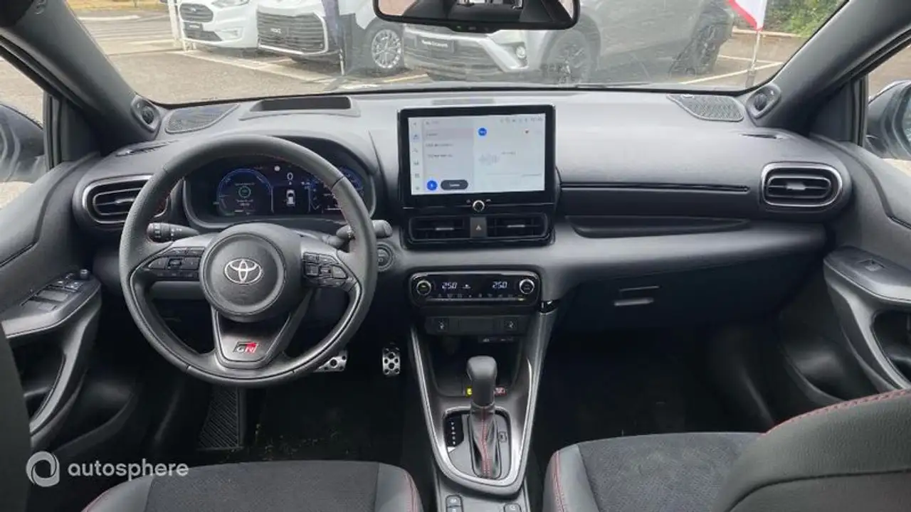 Toyota Yaris Yaris — photo 11