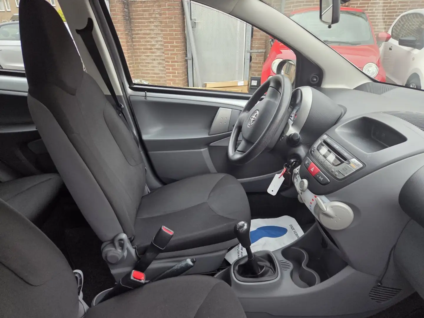 Toyota Aygo 1.0-12V Now Gris - 2