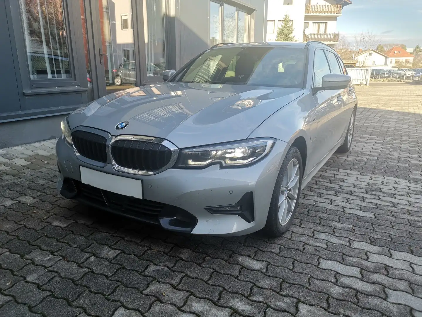 BMW 320 320 e xDrive Sport Line Grau - 1