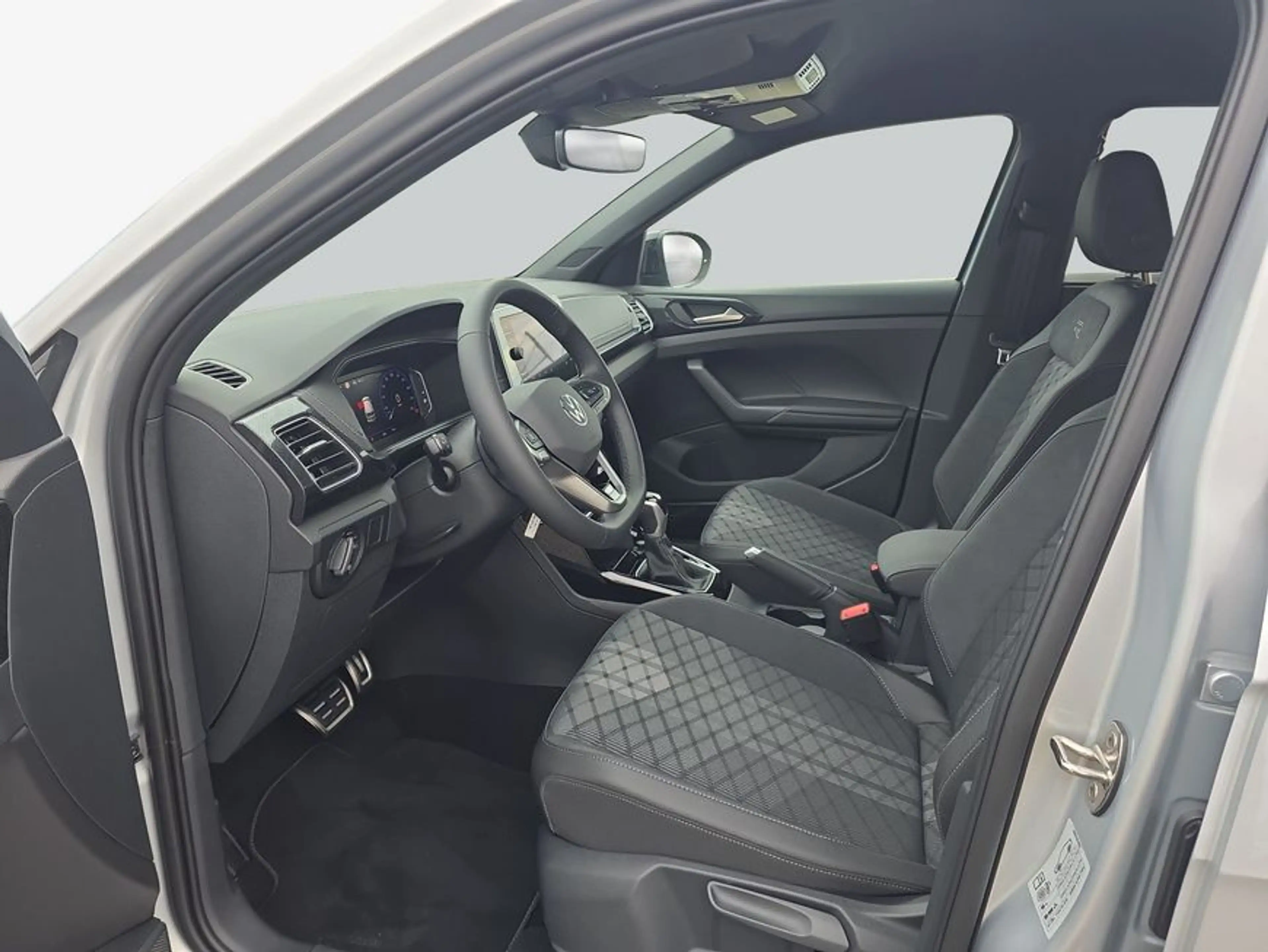 Volkswagen T-Cross R-Line 1.0 l TSI DSG, BLACK STYLE NAVI KL — photo 9