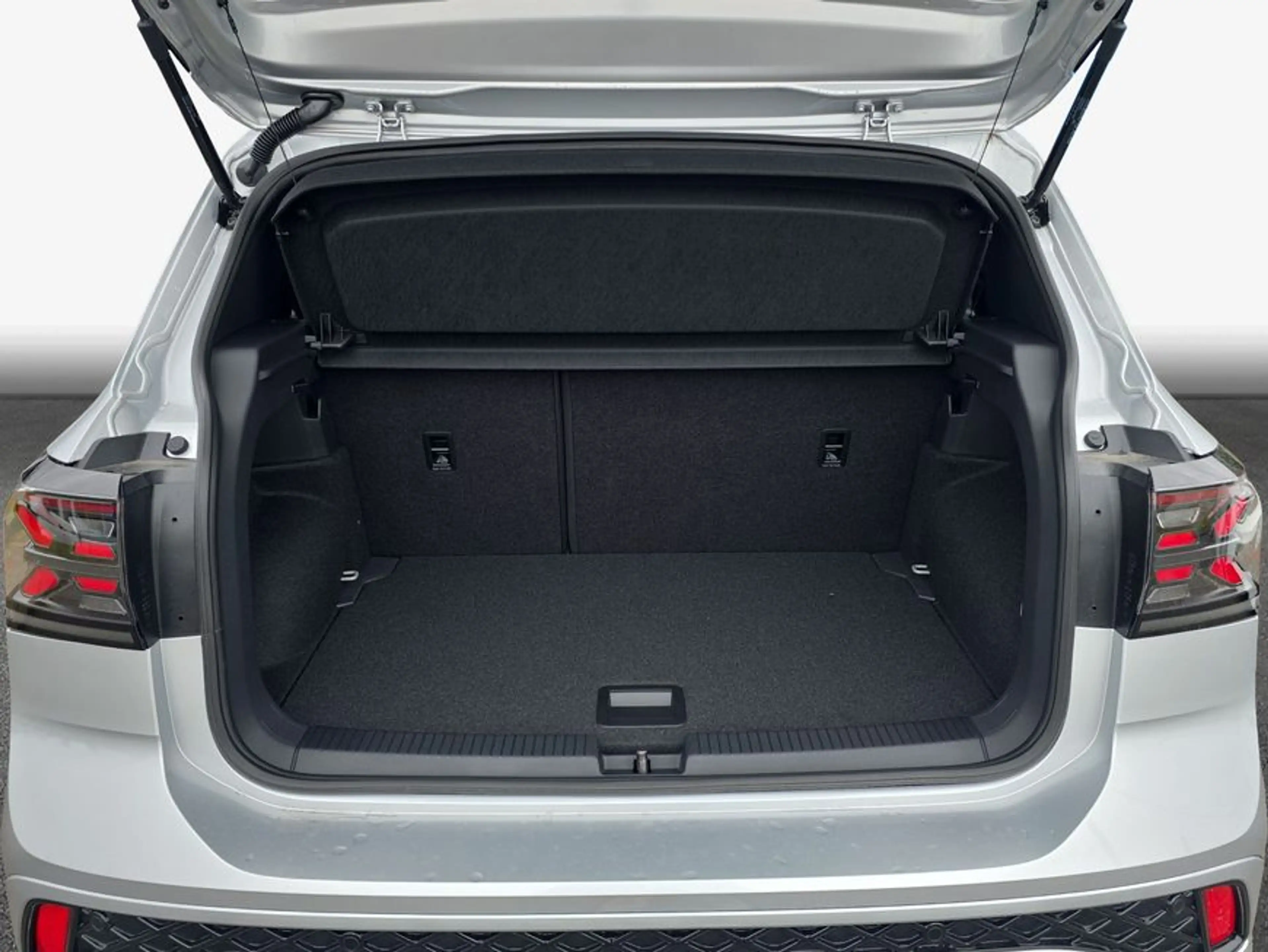 Volkswagen T-Cross R-Line 1.0 l TSI DSG, BLACK STYLE NAVI KL — photo 8
