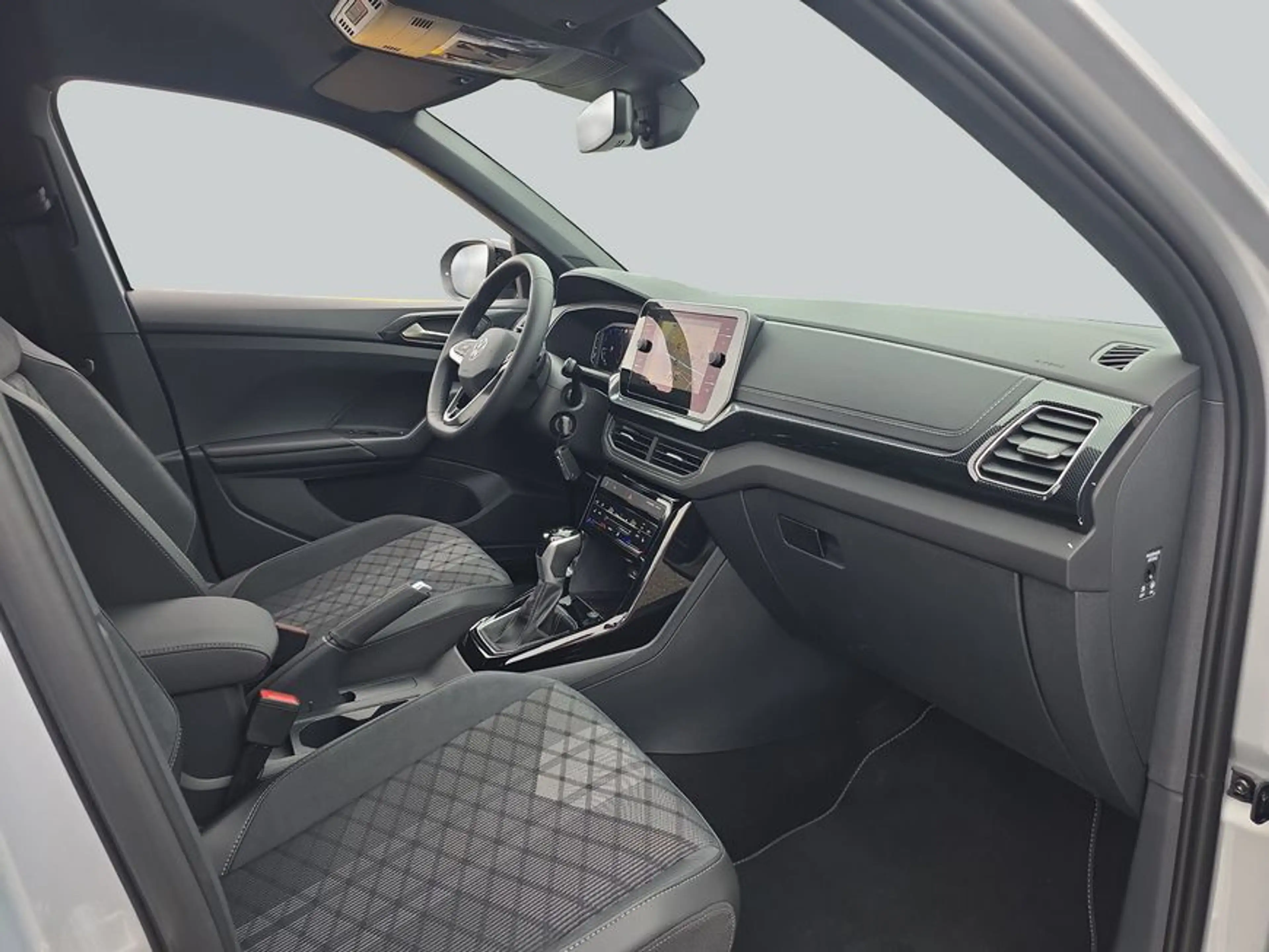 Volkswagen T-Cross R-Line 1.0 l TSI DSG, BLACK STYLE NAVI KL — photo 15