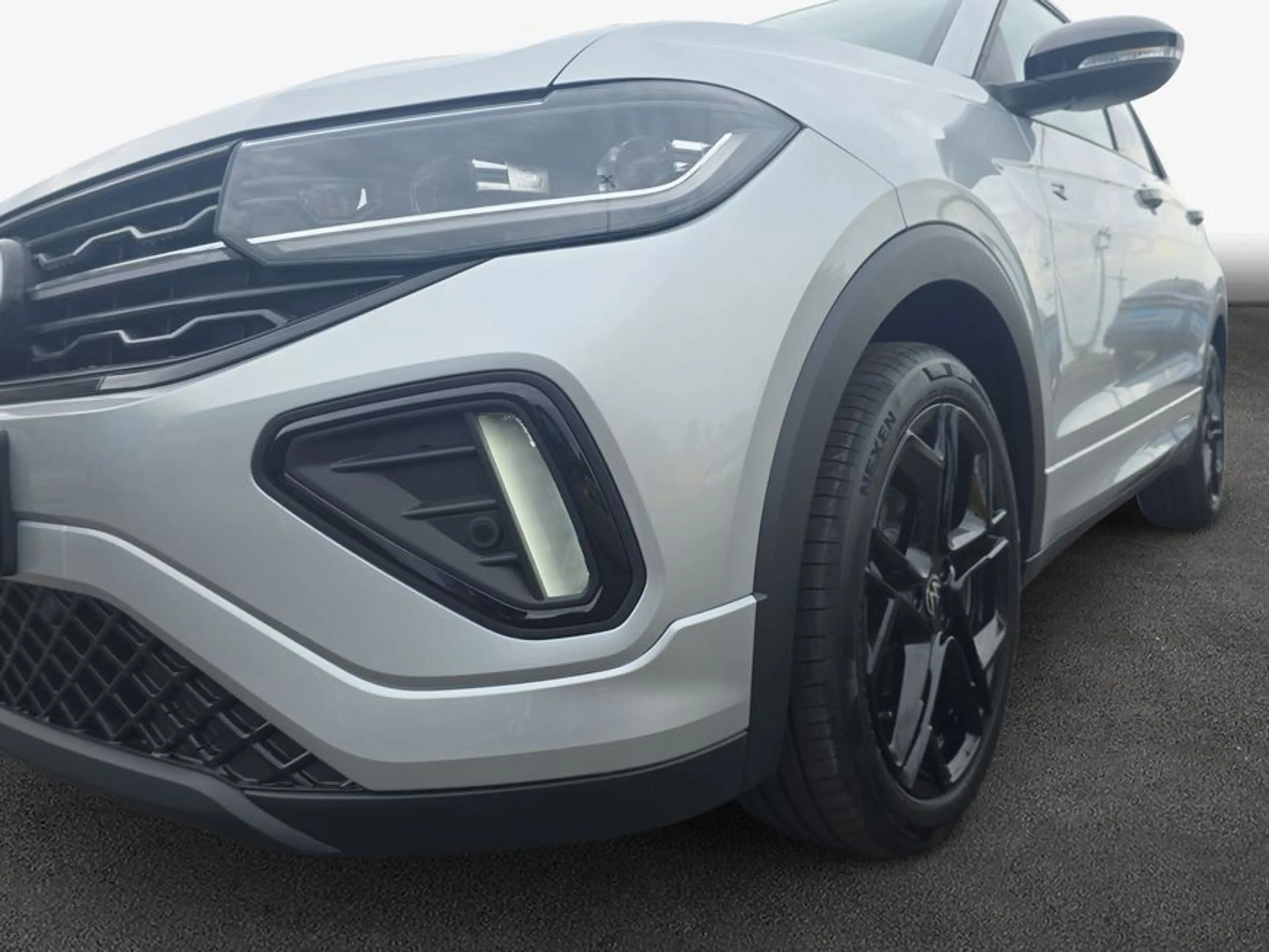 Volkswagen T-Cross R-Line 1.0 l TSI DSG, BLACK STYLE NAVI KL — photo 6