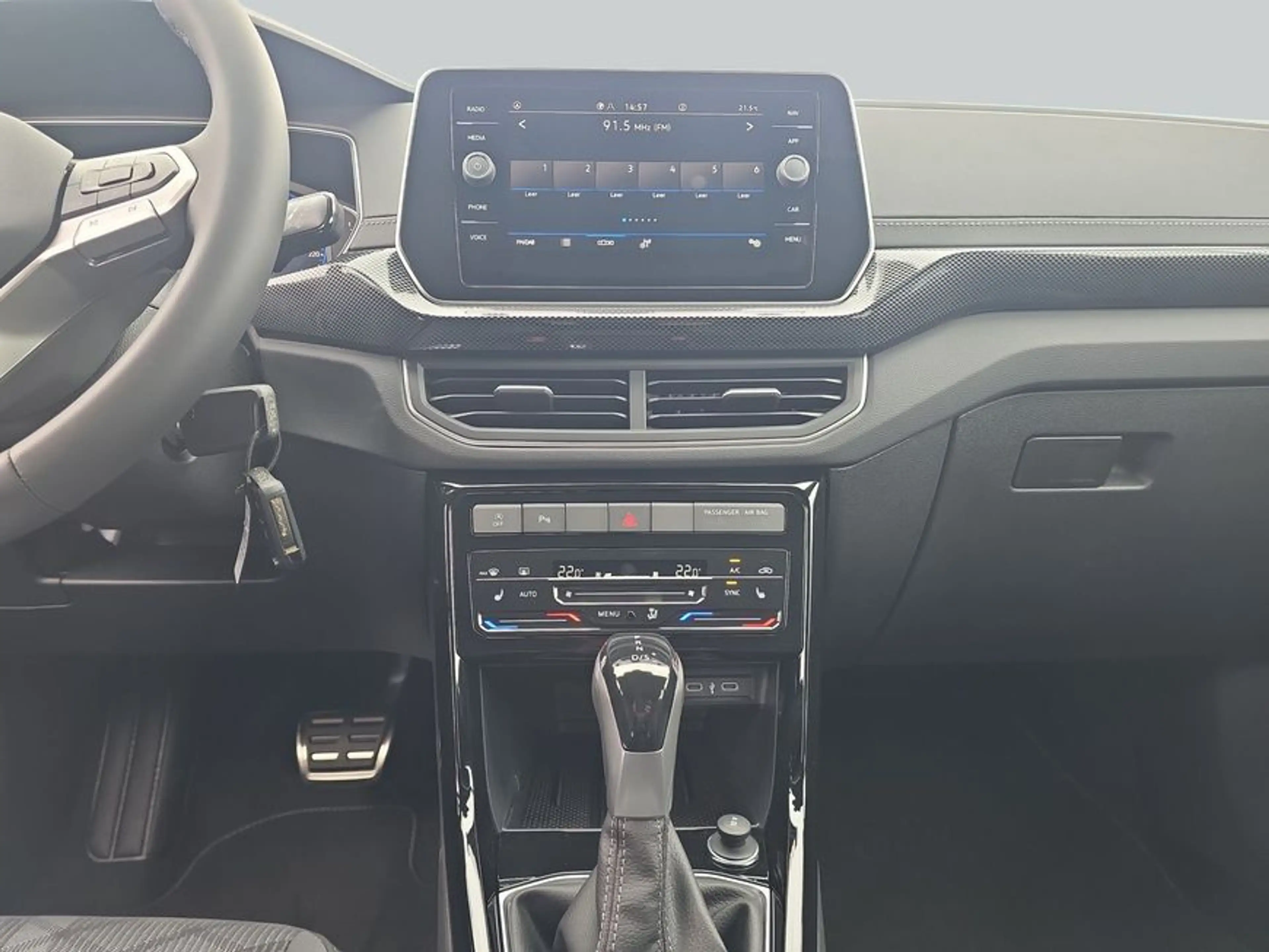 Volkswagen T-Cross R-Line 1.0 l TSI DSG, BLACK STYLE NAVI KL — photo 14
