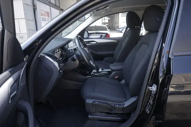 BMW X3 view 18