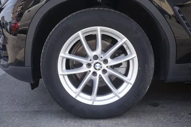 BMW X3 view 5