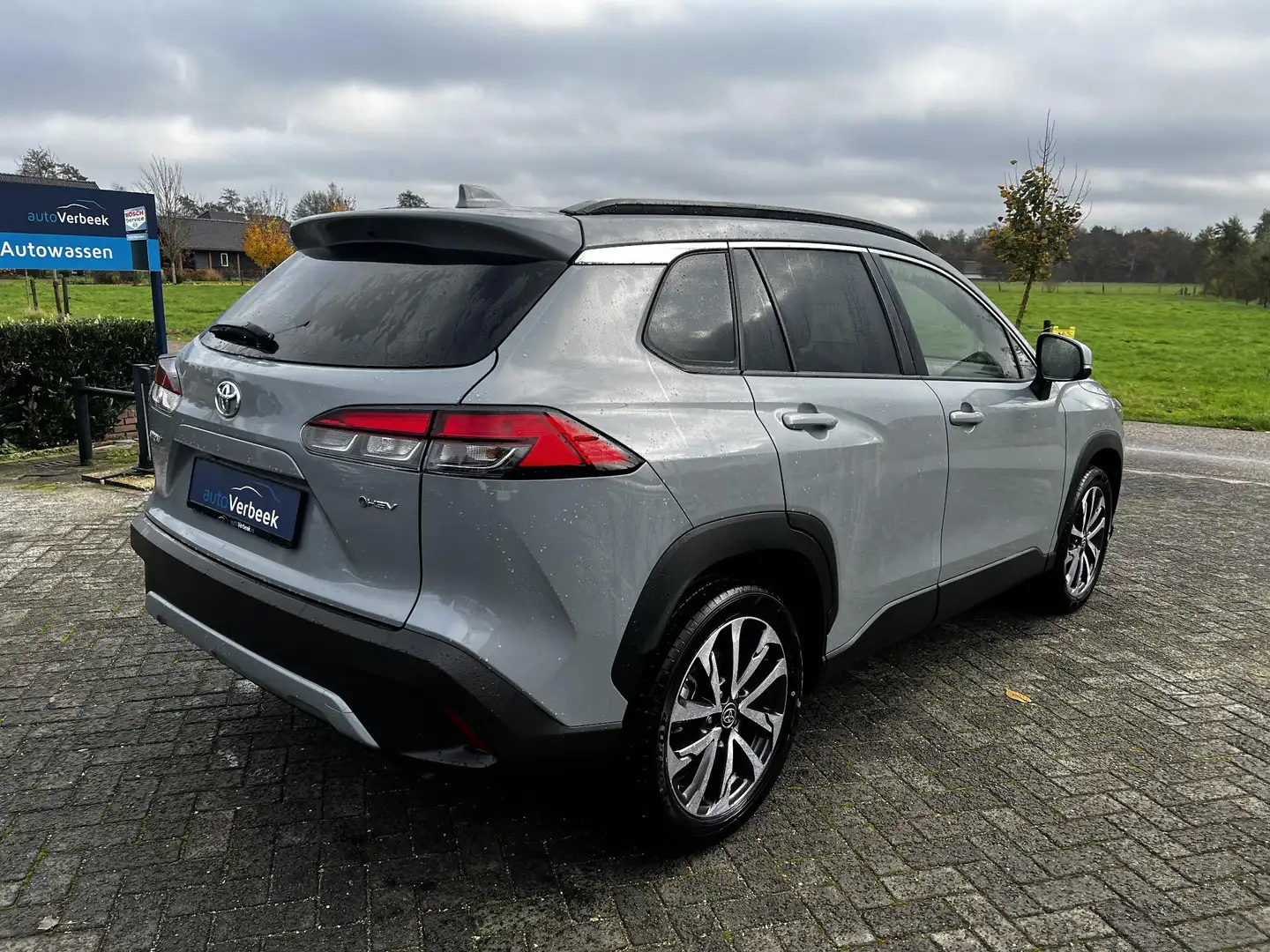 Toyota Corolla Cross Hybrid 200 Style Comfort Gris - 2