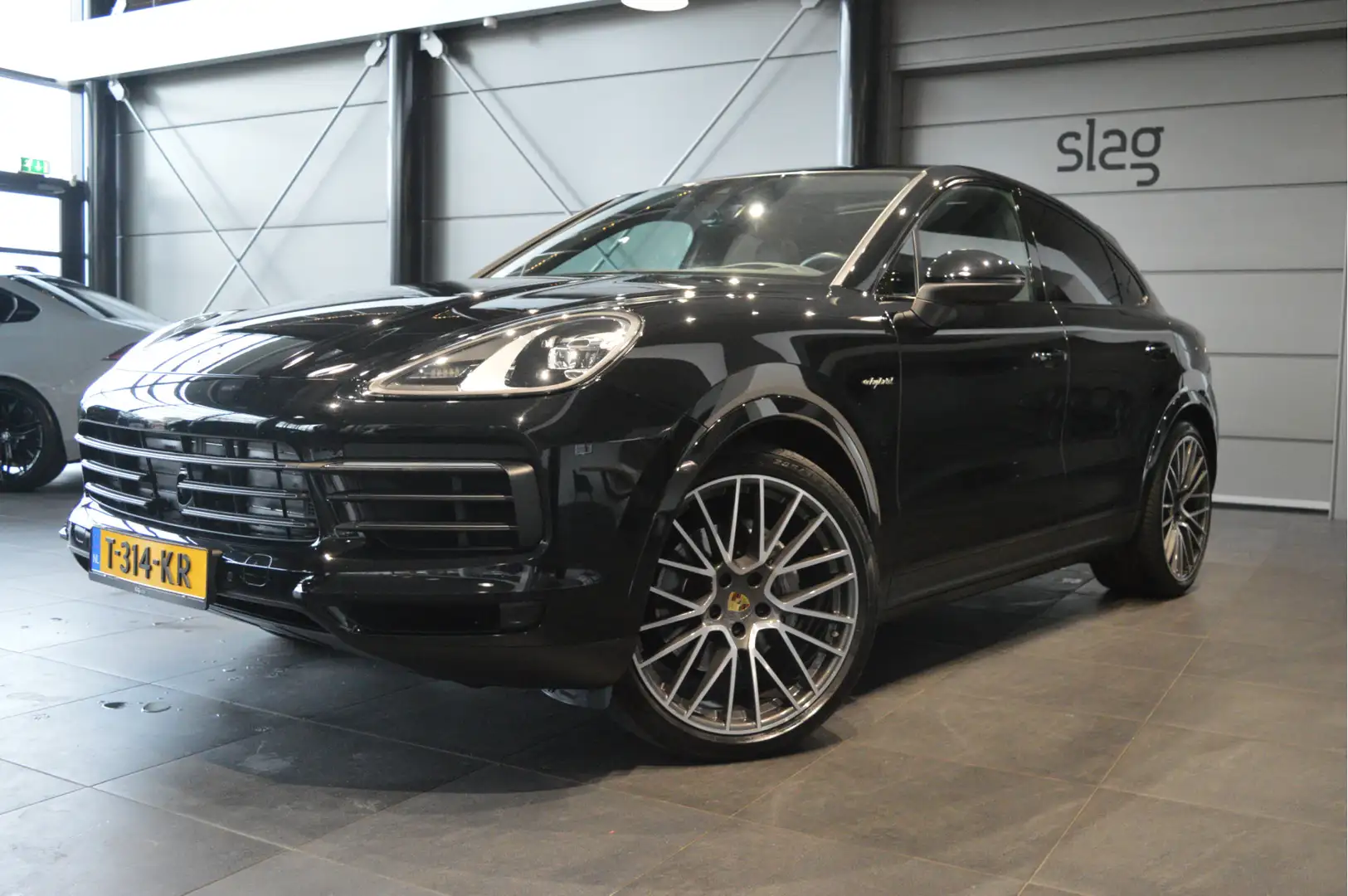 Porsche Cayenne Coupé 3.0 E-Hybrid Platinum Edition Bose pano trek Noir - 1