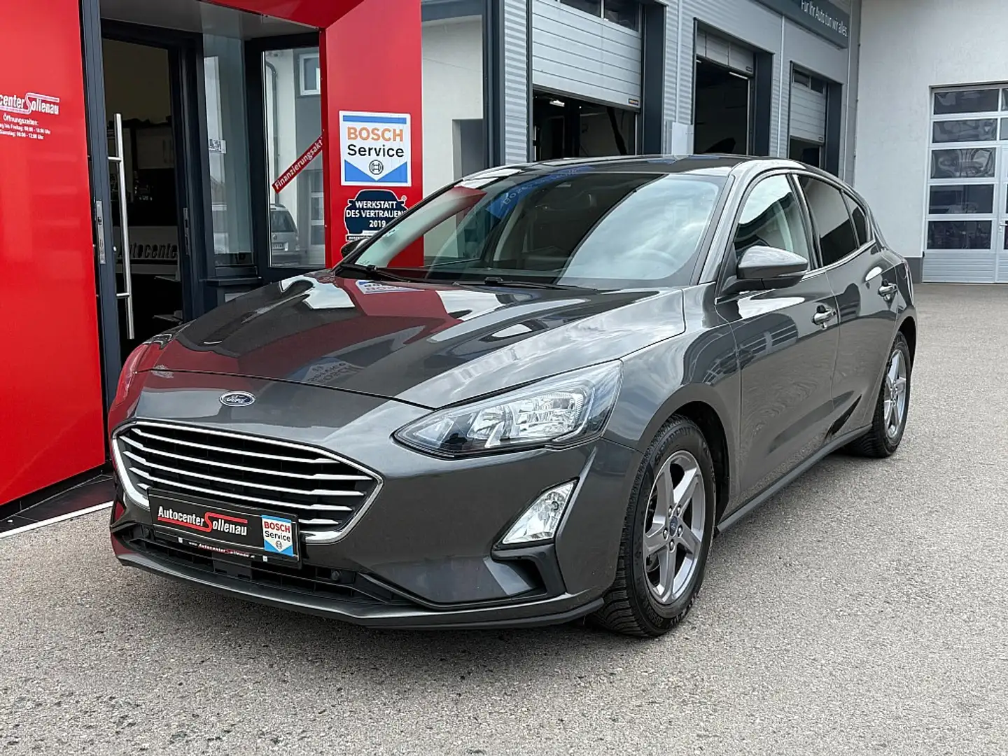 Ford Focus 1,0 EcoBoost Hybrid Cool & Connect Grau - 1
