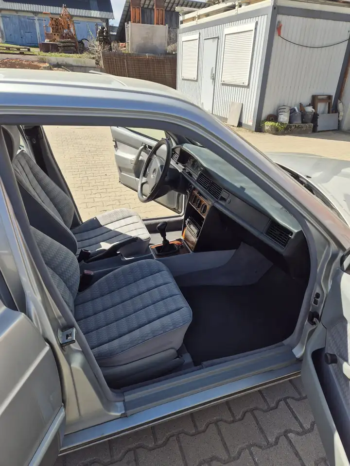 Mercedes-Benz 190 E 2.0, foto 9