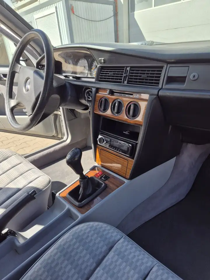 Mercedes-Benz 190 E 2.0, foto 8