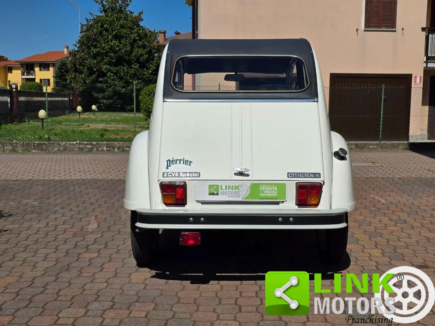 Citroen 2CV 6 Special Perrier Bianco - 2