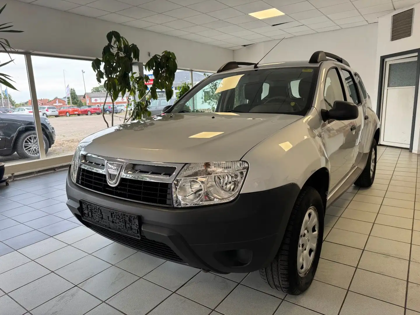 Dacia Duster 1.5 Diesel ***Klimaanlage+AHK*** Silver - 1