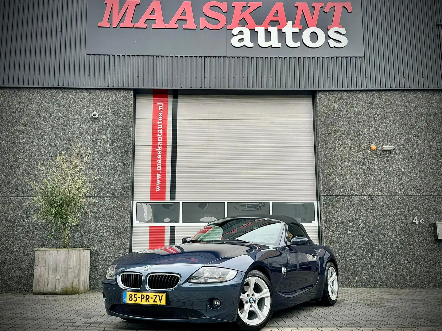 BMW Z4 Roadster 2.2i S / Cruise / Clima / Leder / Manual Blauw - 2