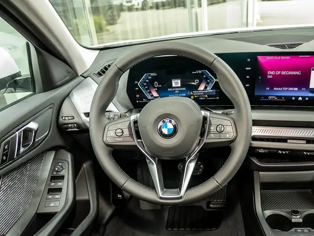 BMW 1 Series view 9