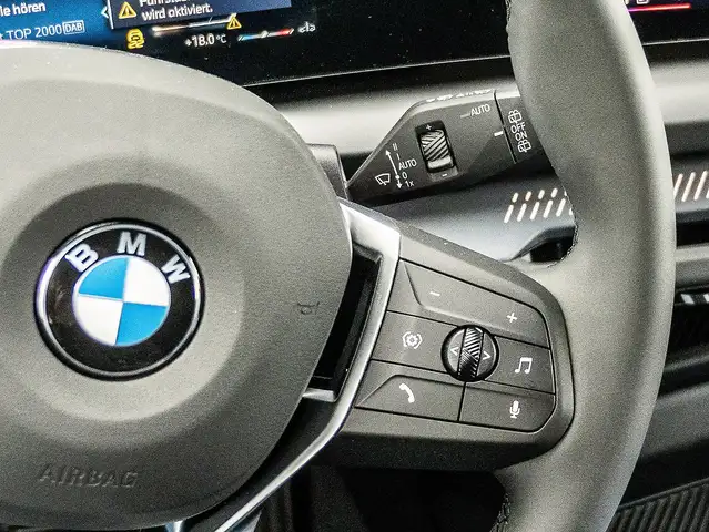 BMW 1 Series view 13