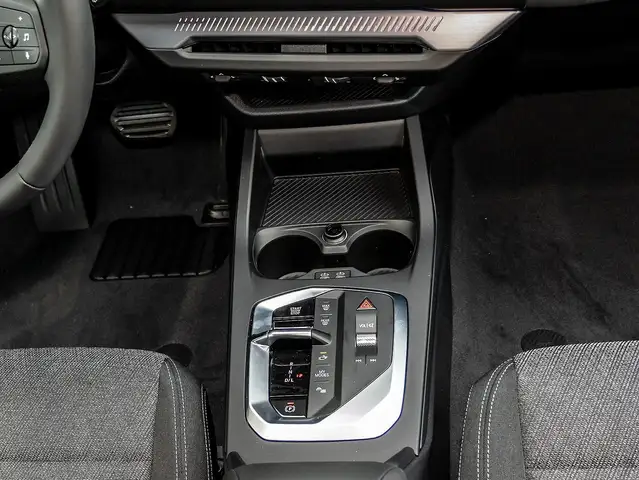 BMW 1 Series view 8