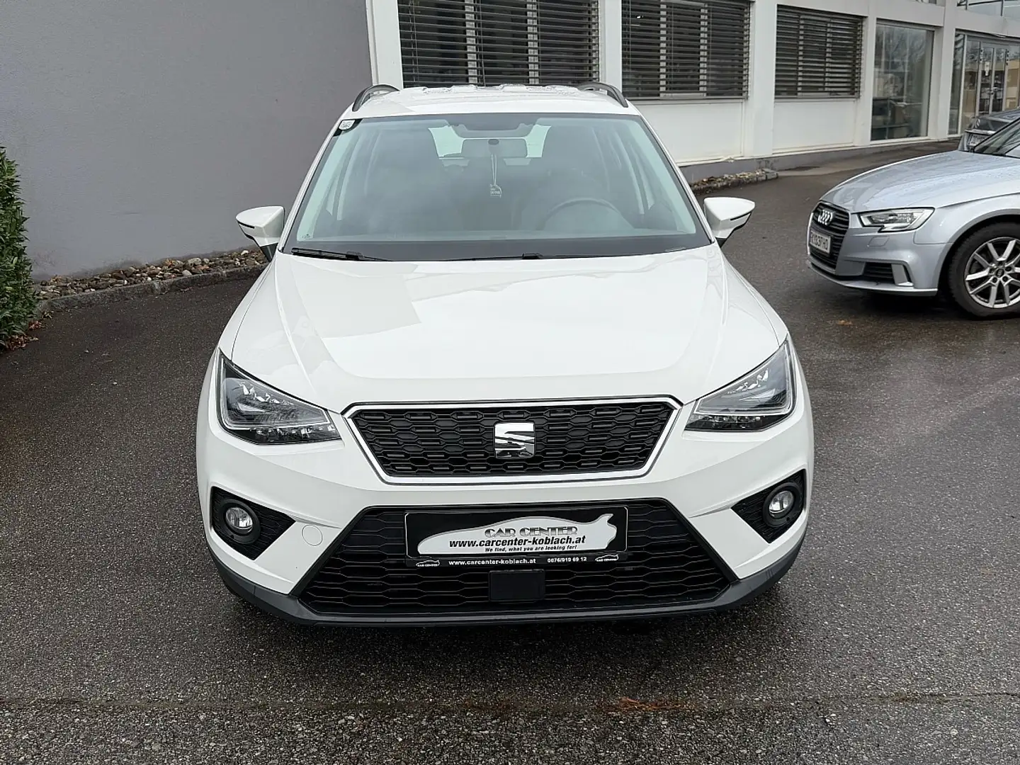 SEAT Arona 1,6 TDI Style Grau - 2