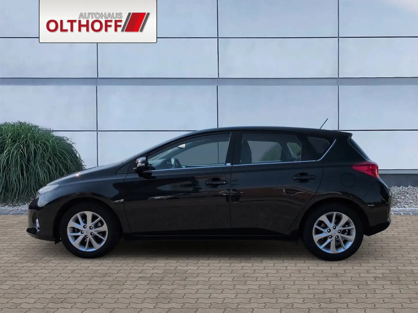 Toyota Auris Executive Schwarz - 2
