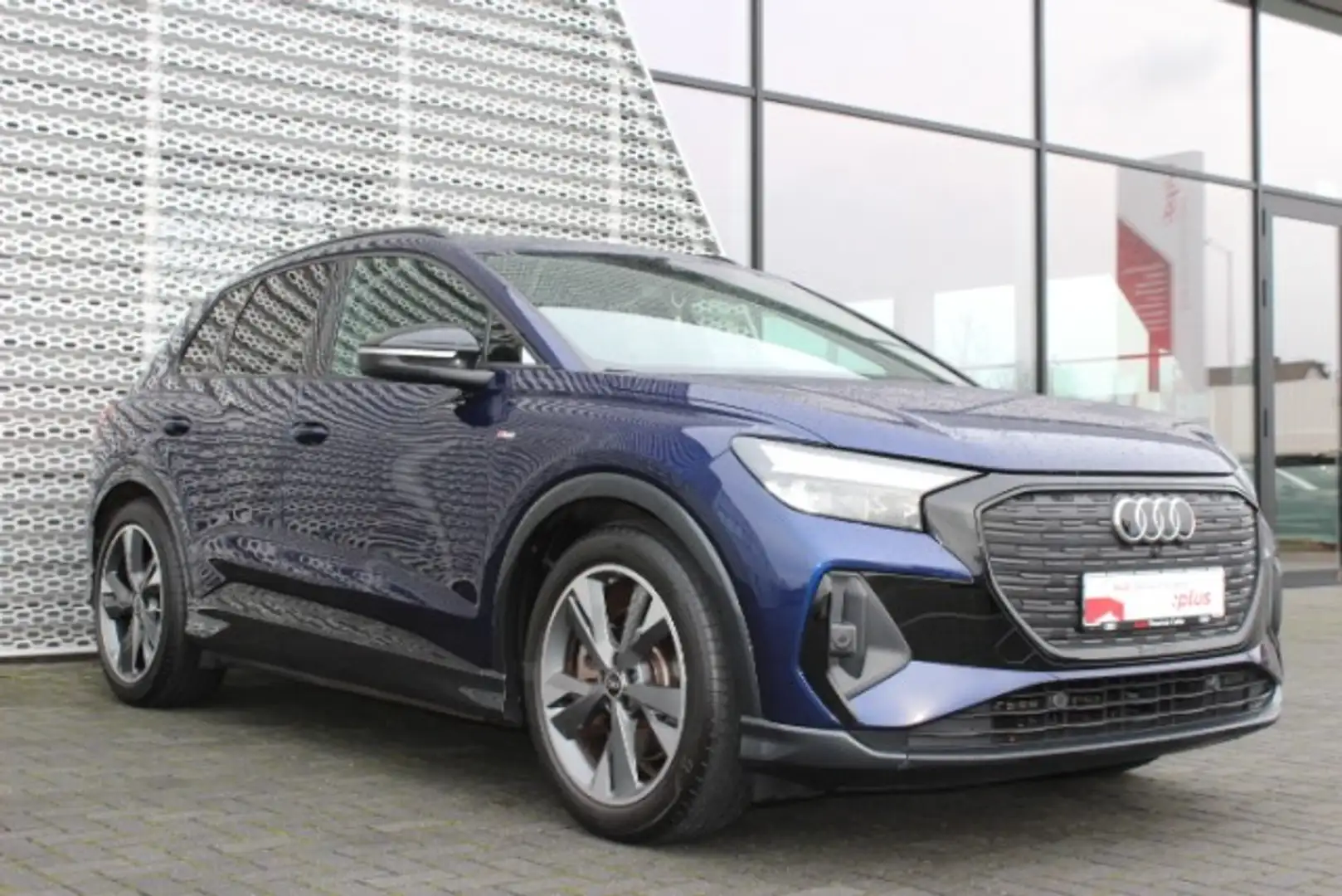 Audi Q4 e-tron 40 LED Navi S line Ext. Optikp. LM20 APS SHZ Blau - 2