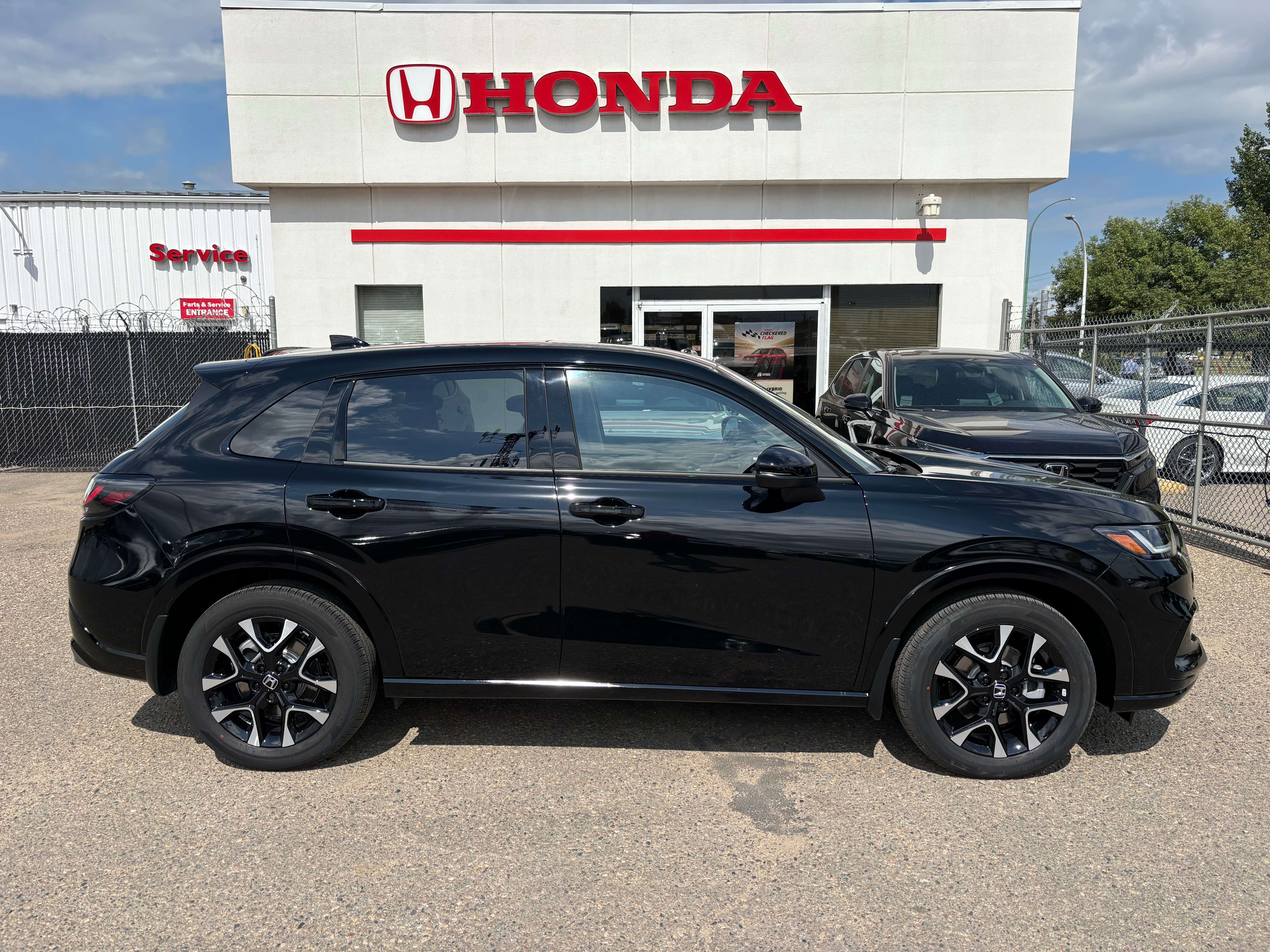 2027 Honda HR-V LEATHER REMOTE START SUNROOF 3M FILM LIKE NEW