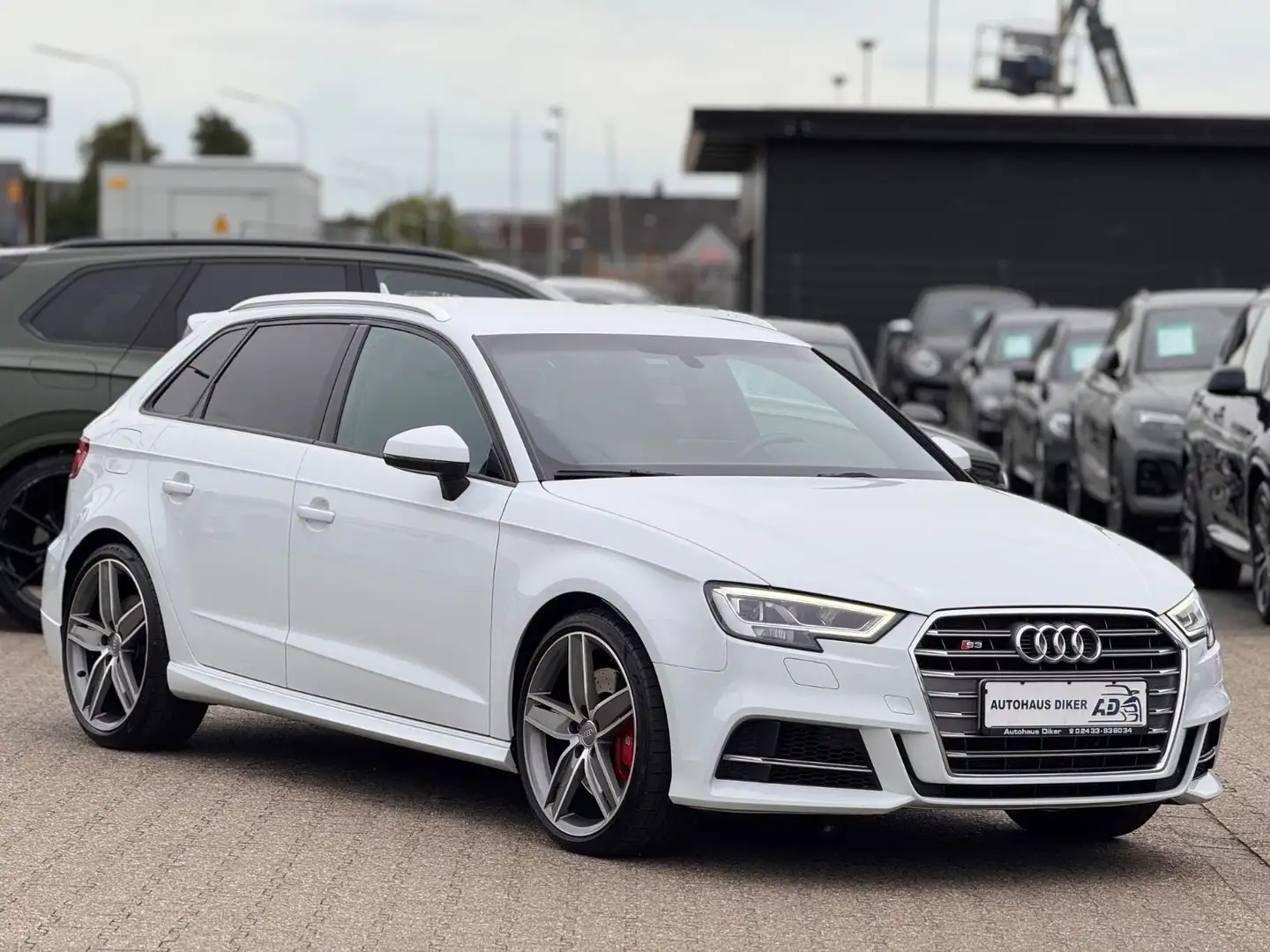 Audi S3 Sportback 2.0 TFSI quattro Weiß - 2