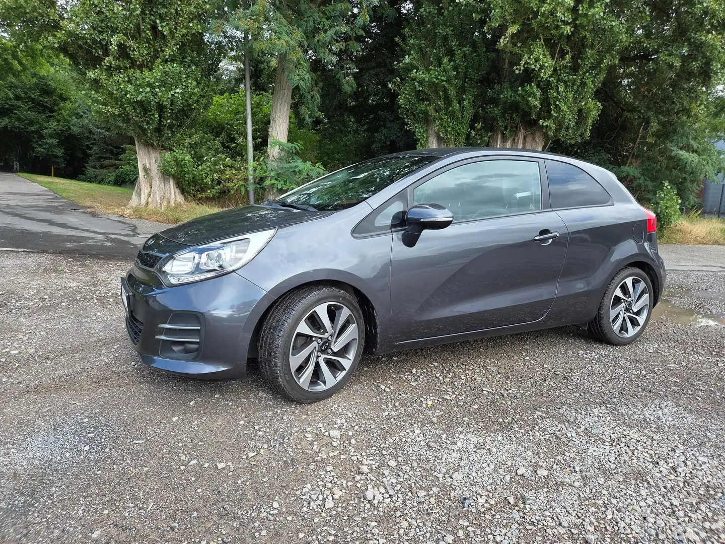 Kia Rio Rio 1.4 Spirit Grau - 2