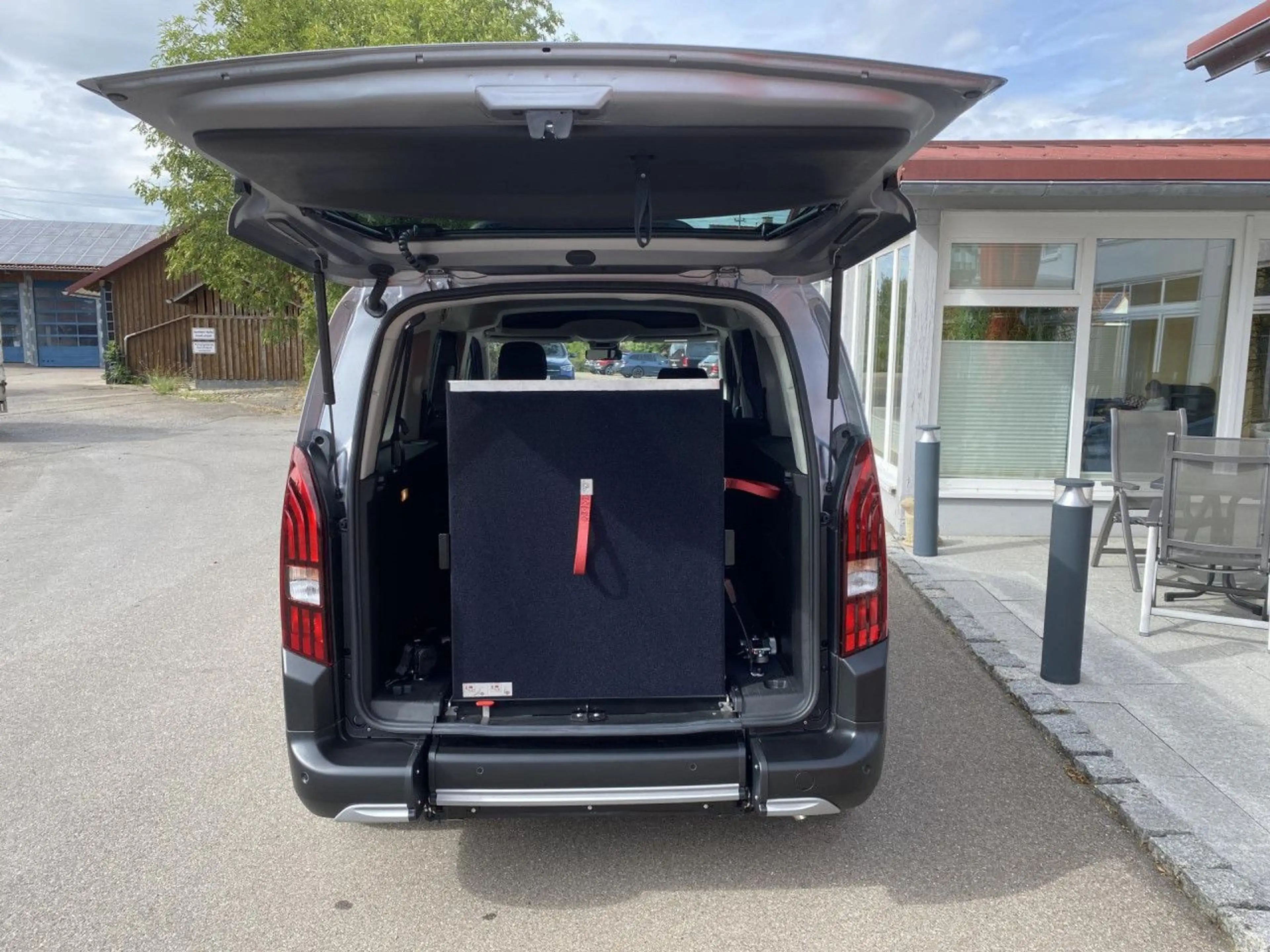 Peugeot Rifter GT L2 Vorführwagen mit Heckeinstieg Navi — photo 8