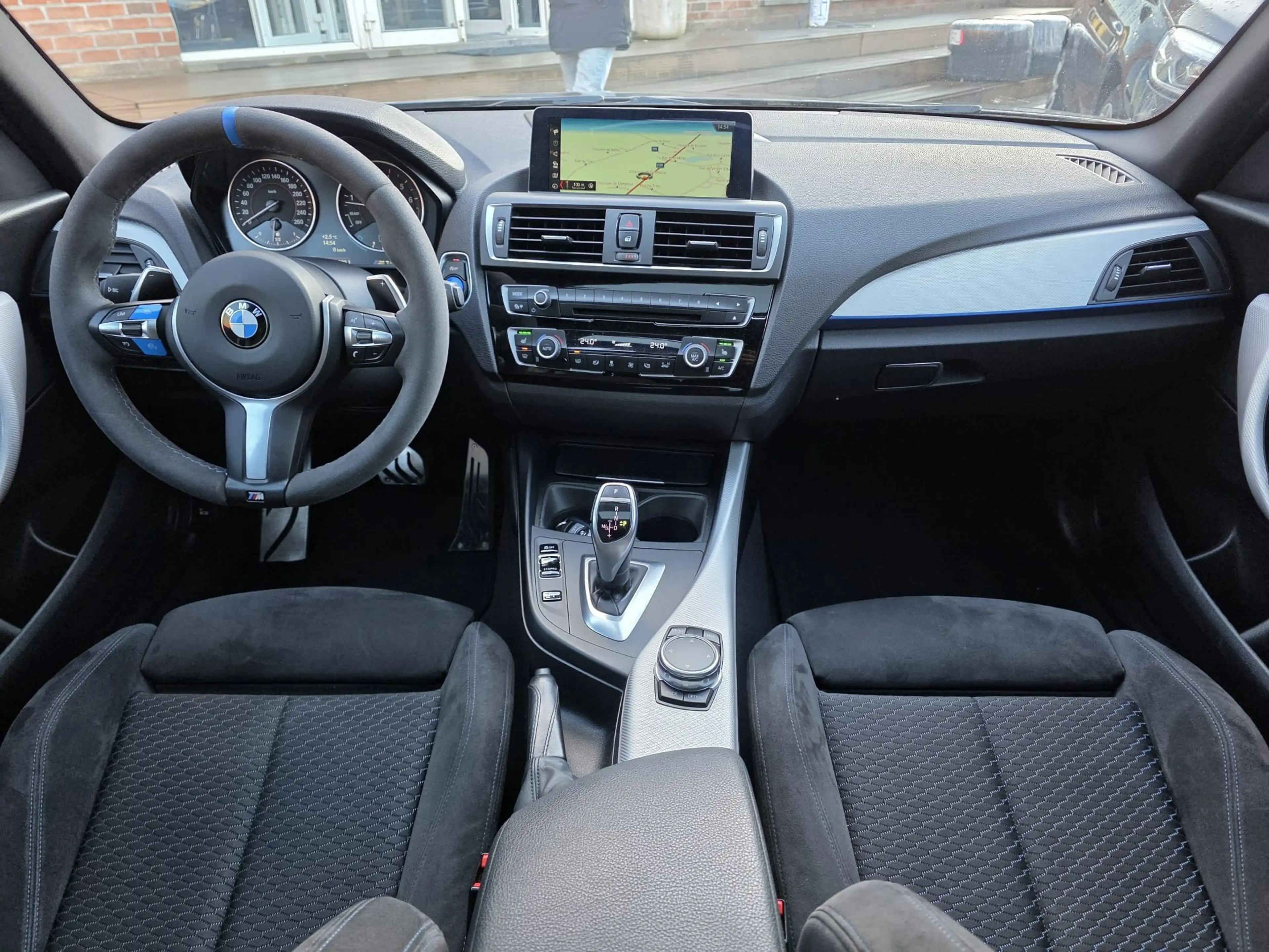 BMW 140 i M XDRIVE SHADOW LINE AUTO PDC NAVI-PRO LED EU6B — photo 4
