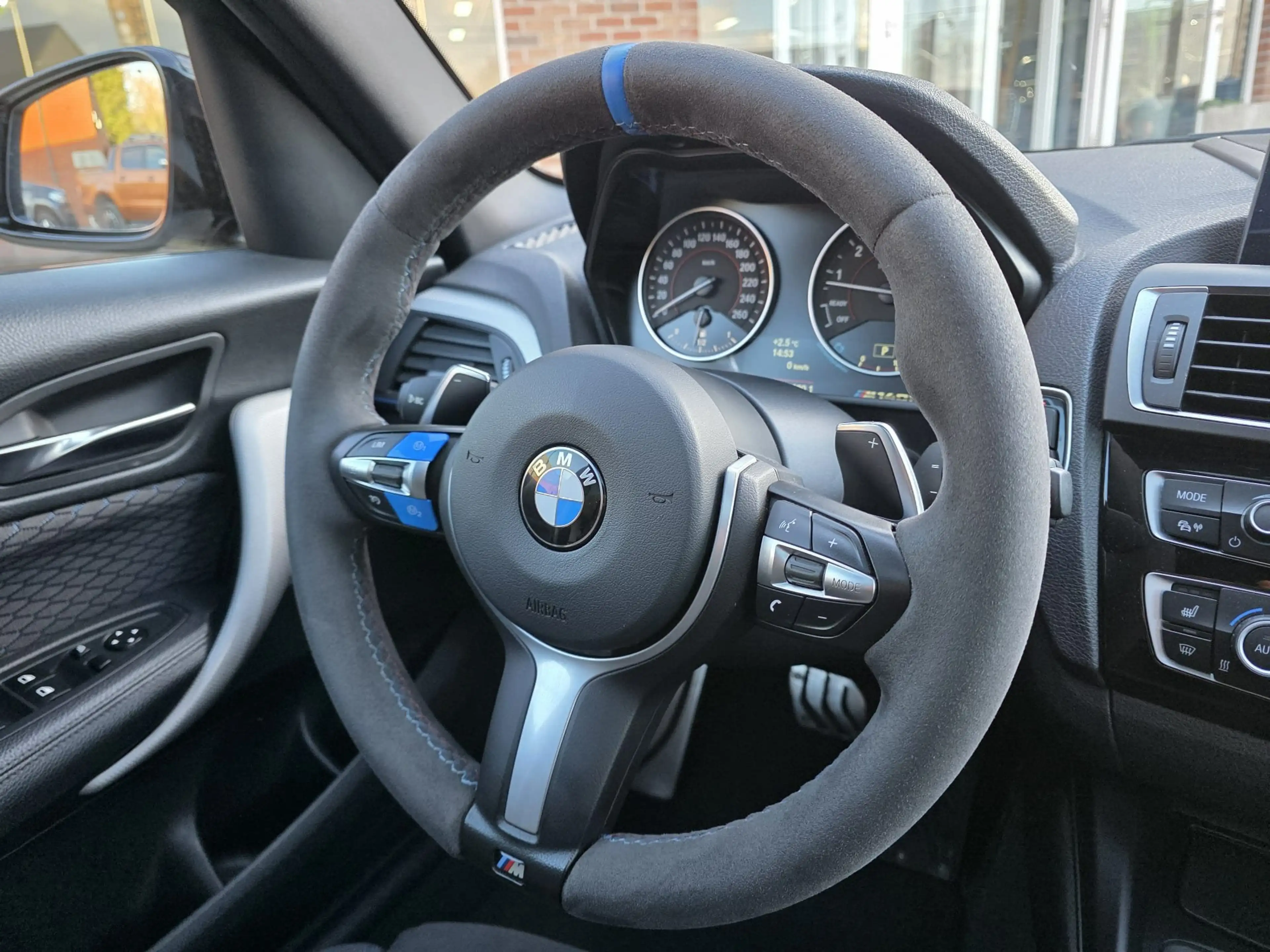 BMW 140 i M XDRIVE SHADOW LINE AUTO PDC NAVI-PRO LED EU6B — photo 5