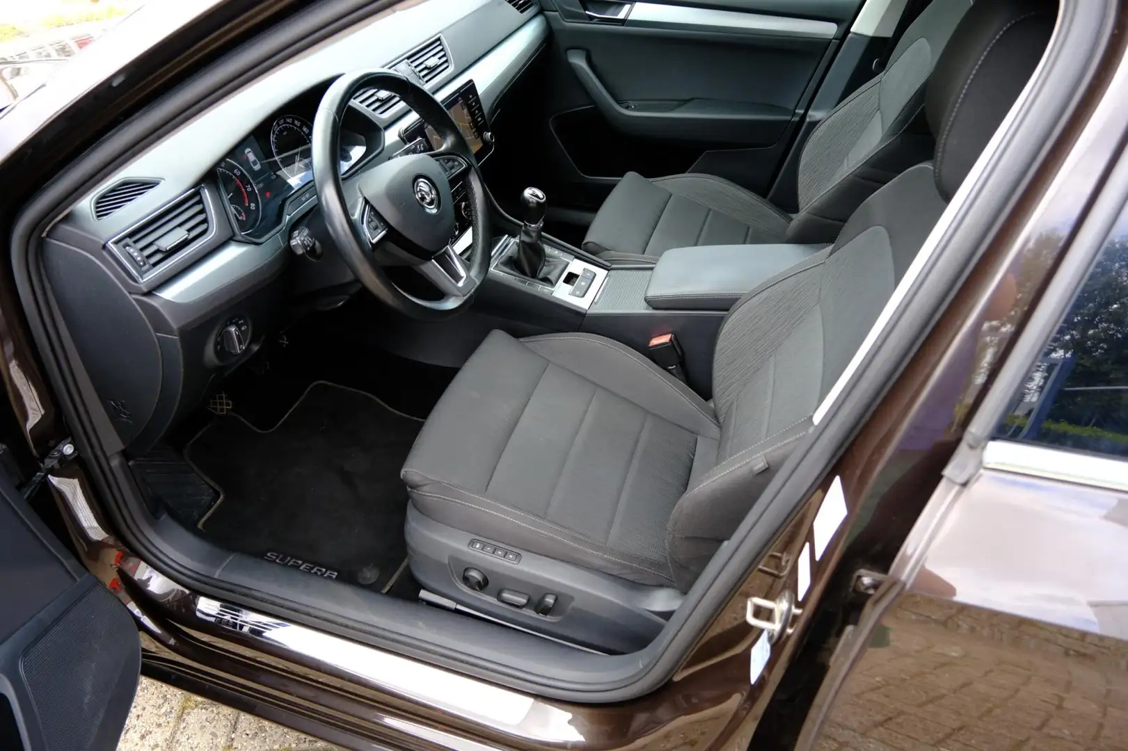 Skoda Superb 1.5 TSI ACT Ambition Business Navi|1e Eig |Clima|P Braun - 2