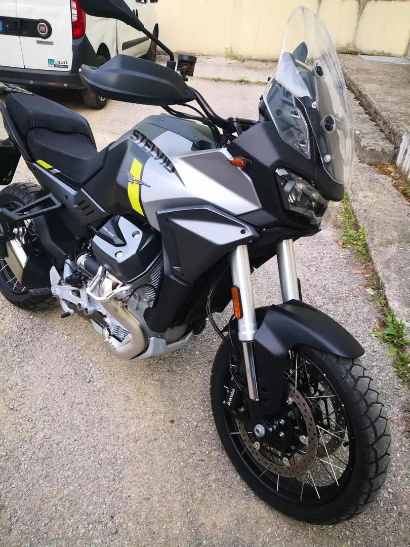 Moto Guzzi Stelvio Gris - 2