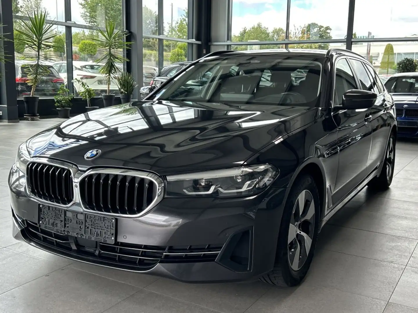 BMW 520 520d xDrive Touring Aut. - 1