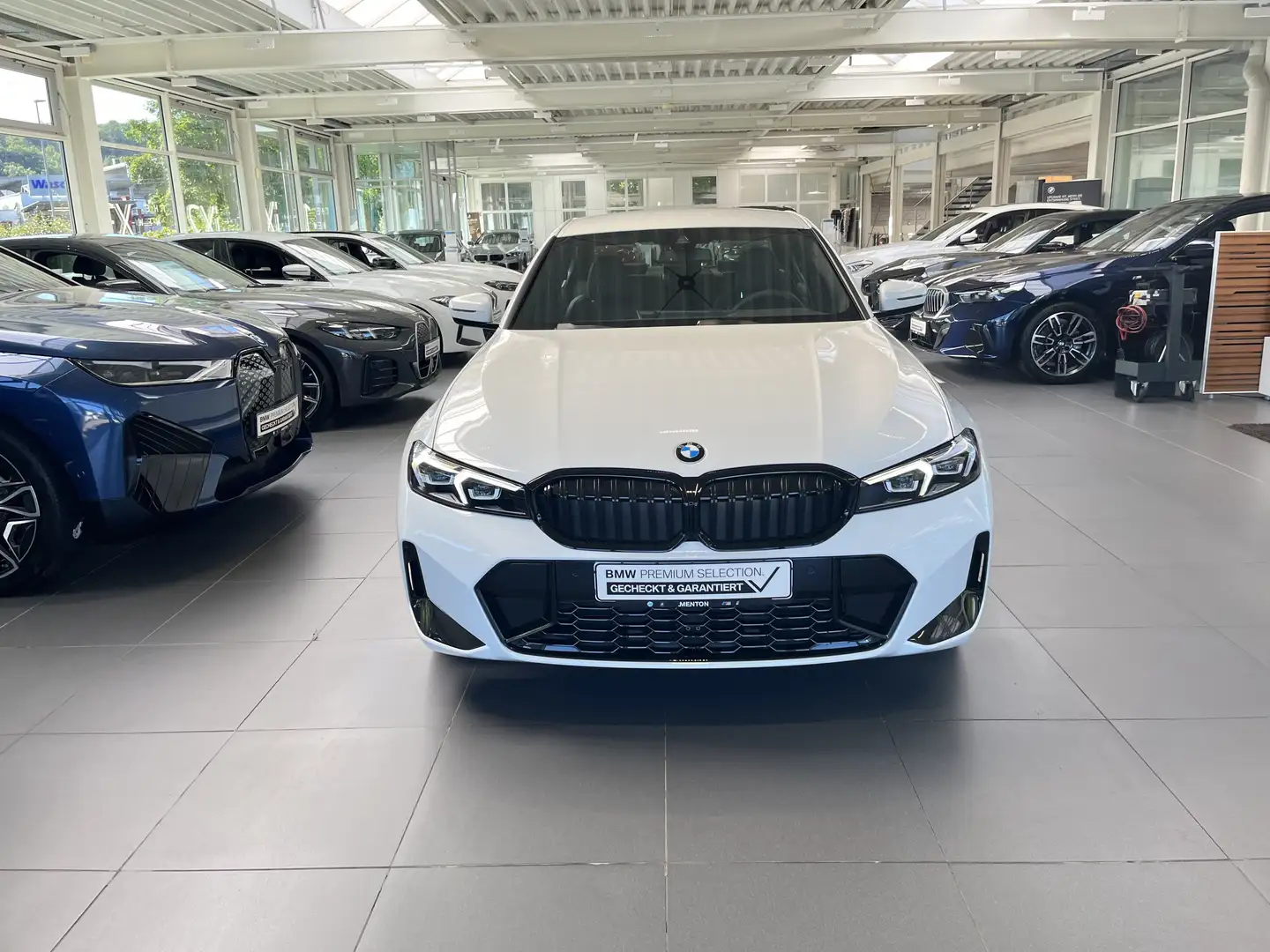 BMW 318 i Limousine M Sportpaket Lenkradhzg./RFK/DAB/LED/K Blanc - 2