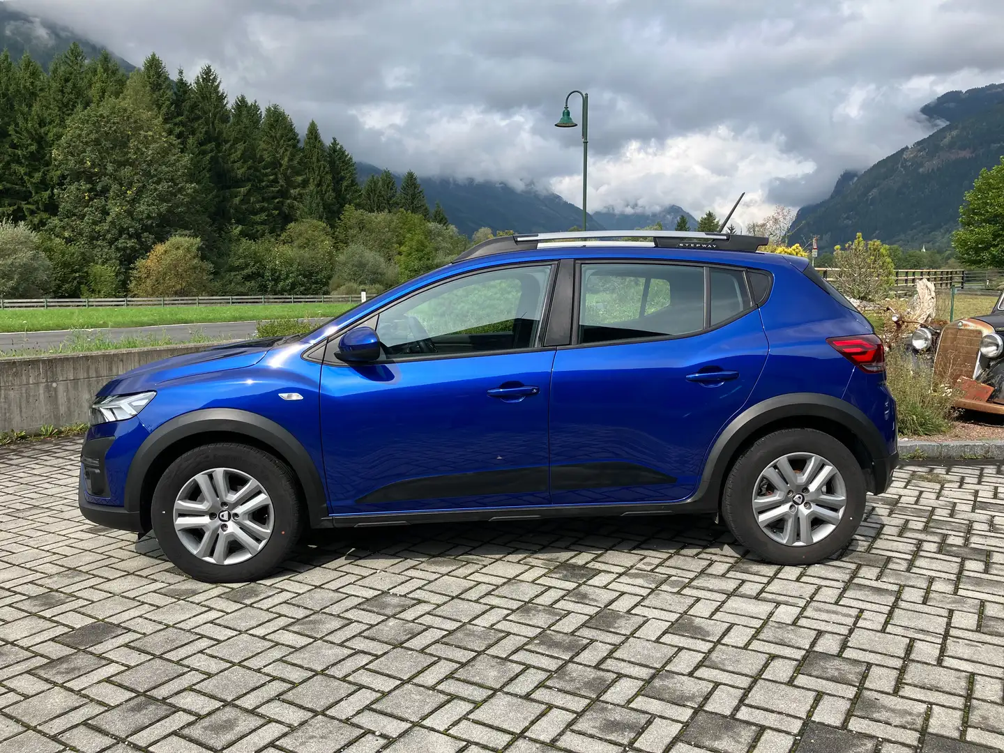 Dacia Sandero Stepway Comfort TCe 90 Blau - 2