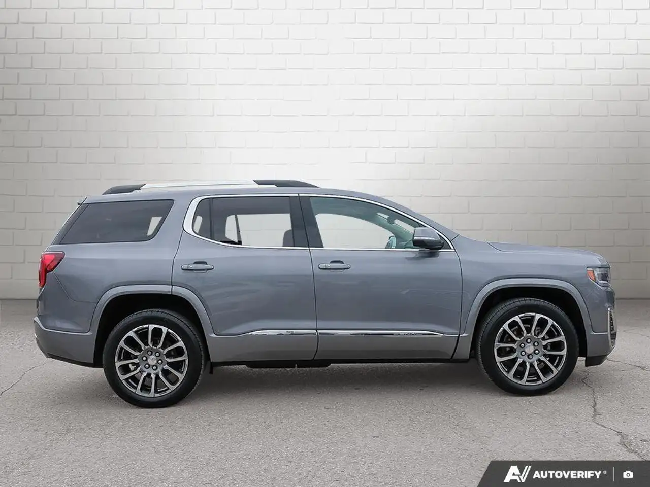 GMC Acadia снимка GMC Acadia