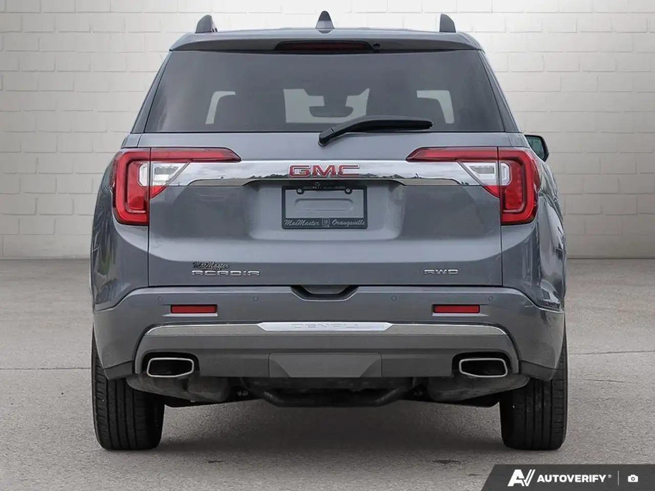 GMC Acadia снимка GMC Acadia
