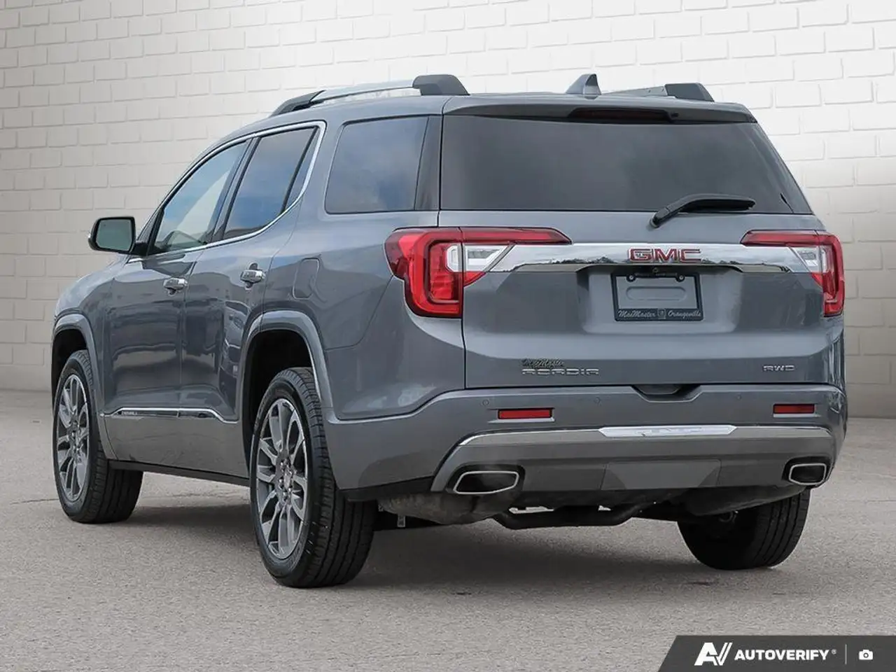 GMC Acadia снимка GMC Acadia