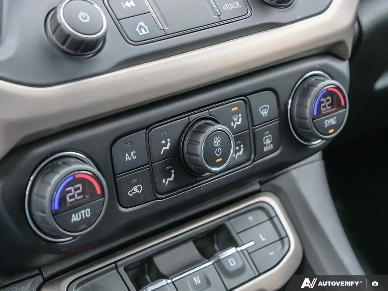 GMC Acadia снимка GMC Acadia
